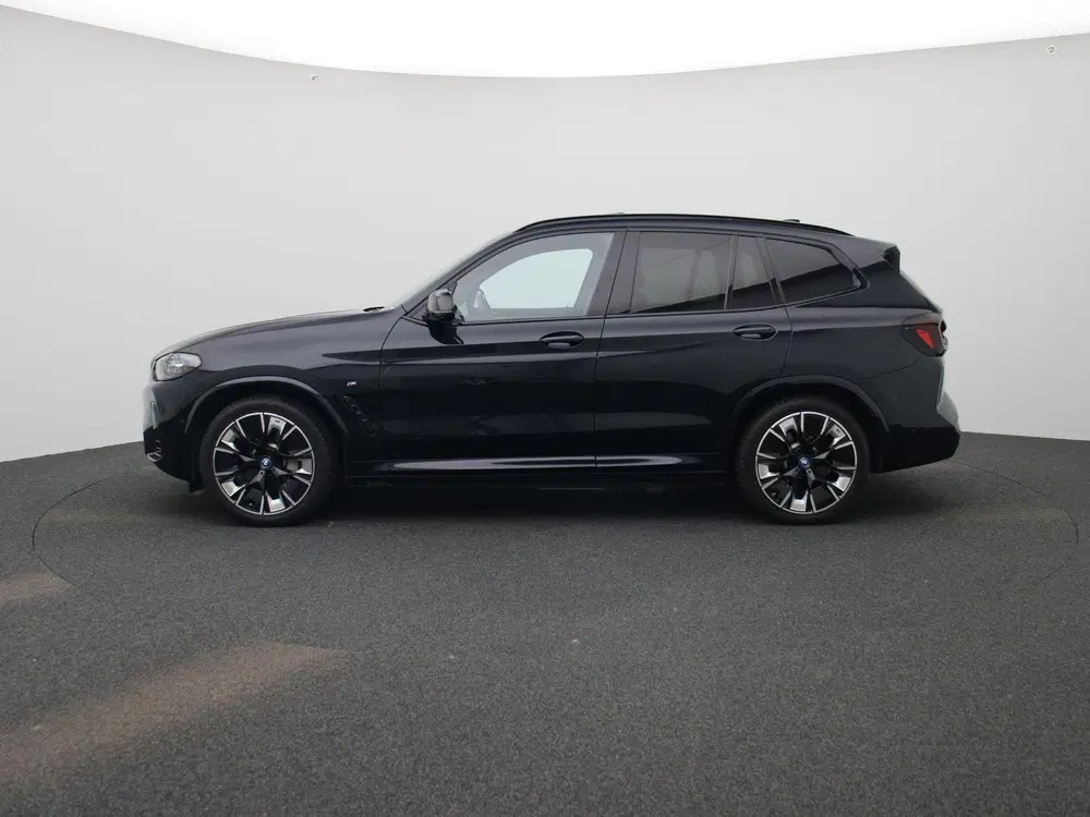 BMW iX3 M-Sport 80 kWh uit 2023, foto 4