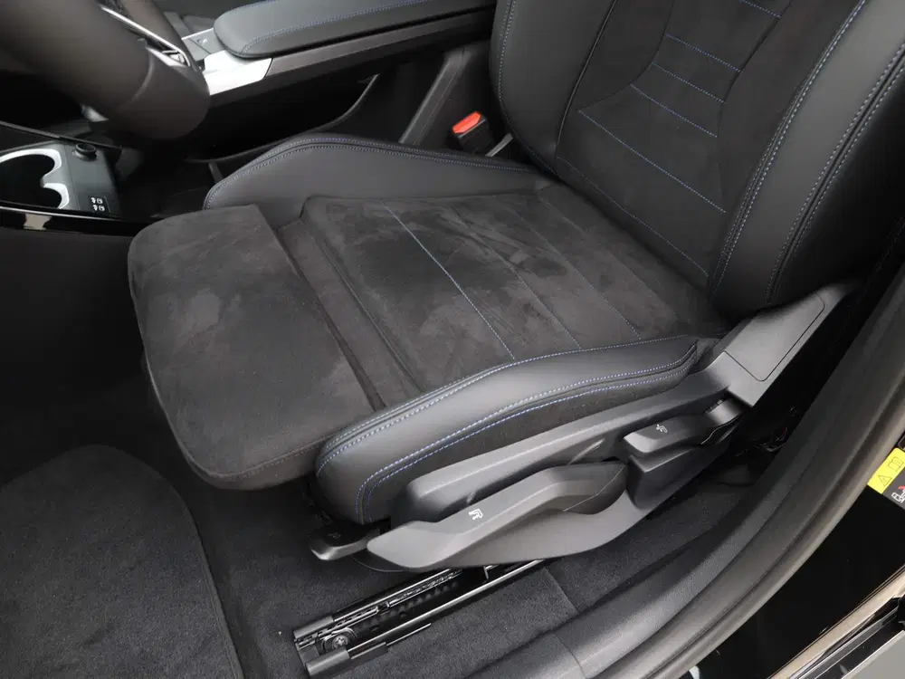BMW iX2 xDrive30 M Sport Pro uit 2024, foto 14