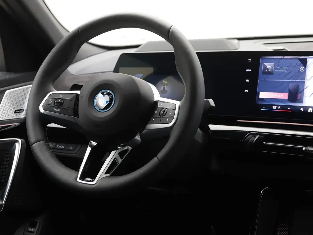 BMW iX2 xDrive30 M Sport Pro uit 2024, foto 2