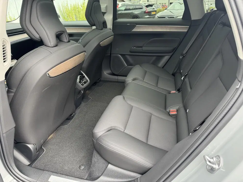 Volvo ES90 Single Motor Extended Range Plus Launch Ed uit 2026, foto 10