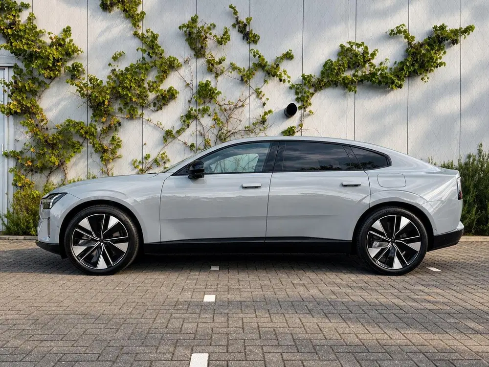 Volvo ES90 Single Motor Extended Range Plus Launch Ed uit 2026, foto 3