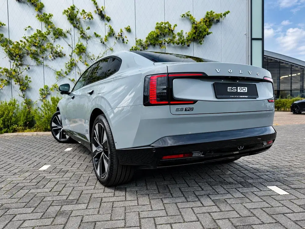 Volvo ES90 Single Motor Extended Range Plus Launch Ed uit 2026, foto 5