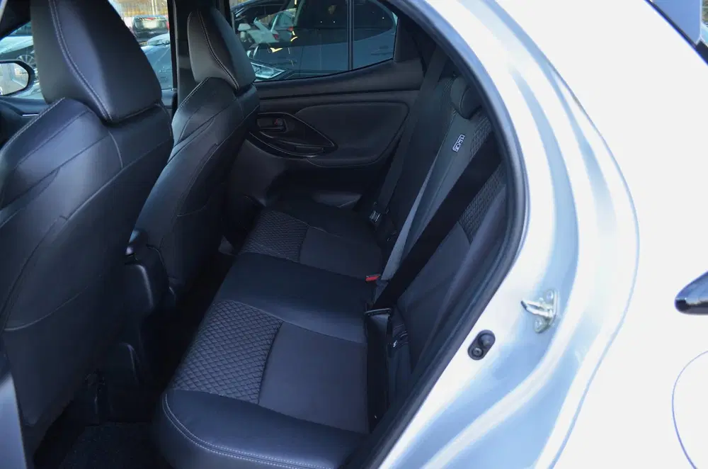Toyota Yaris 1.5 Hybrid Dynamic uit 2020, foto 15