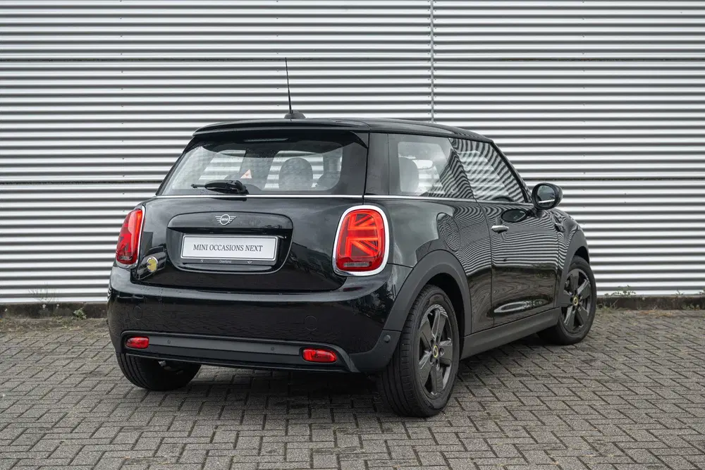Mini Electric Essential uit 2023, foto 2