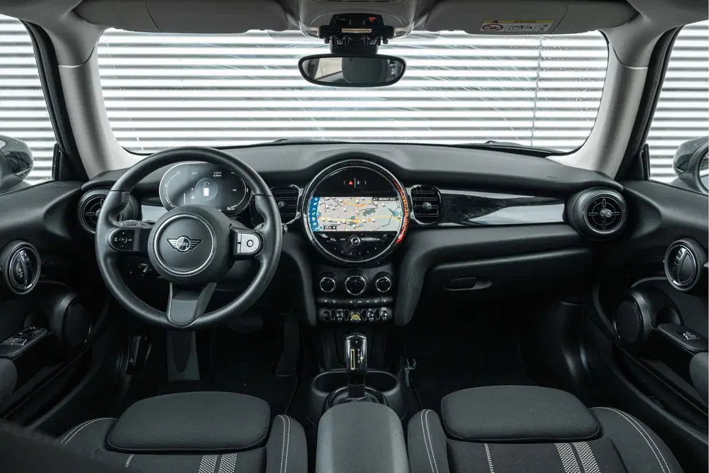 Mini Electric Essential uit 2023, foto 5