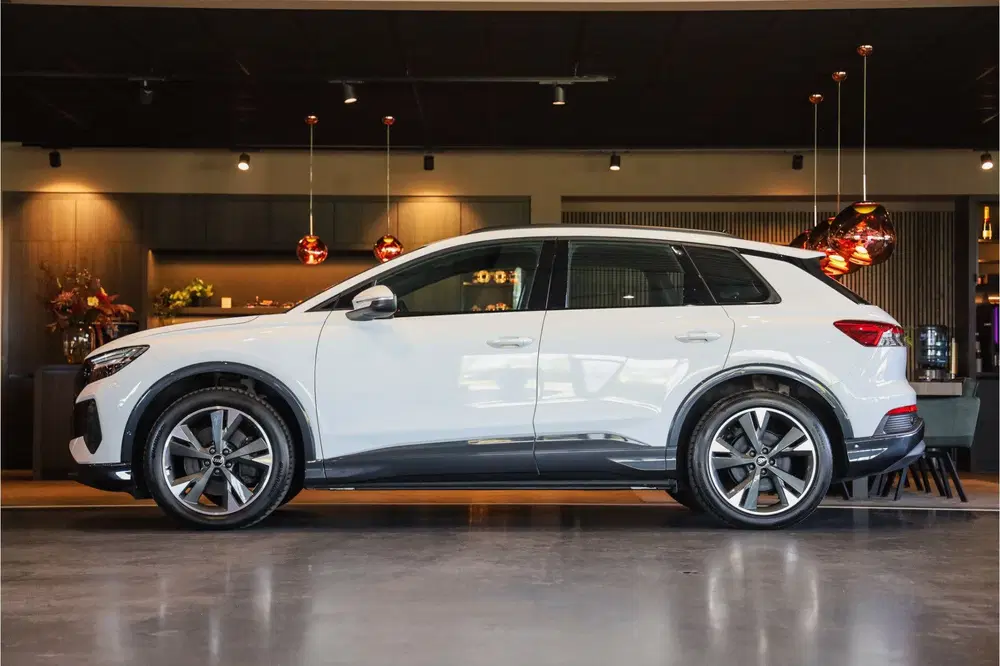 Audi Q4 e-tron 50 quattro S edition 77 kWh Sportstoelen r uit 2023, foto 2