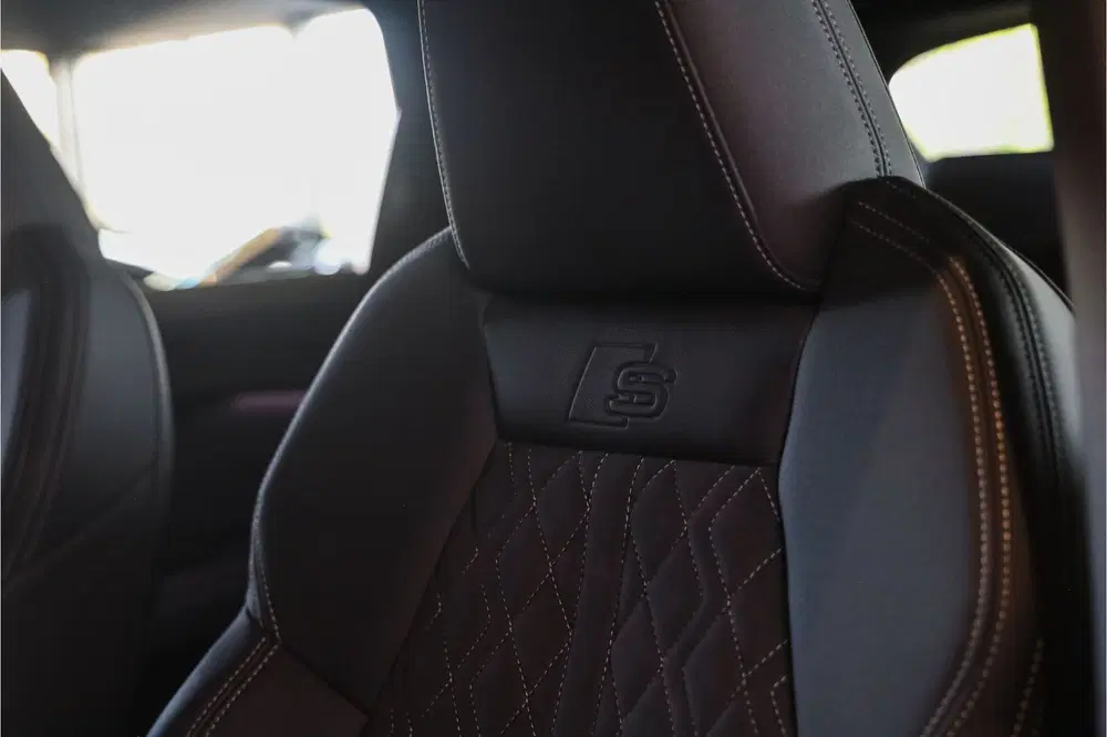 Audi Q4 e-tron 50 quattro S edition 77 kWh Sportstoelen r uit 2023, foto 8