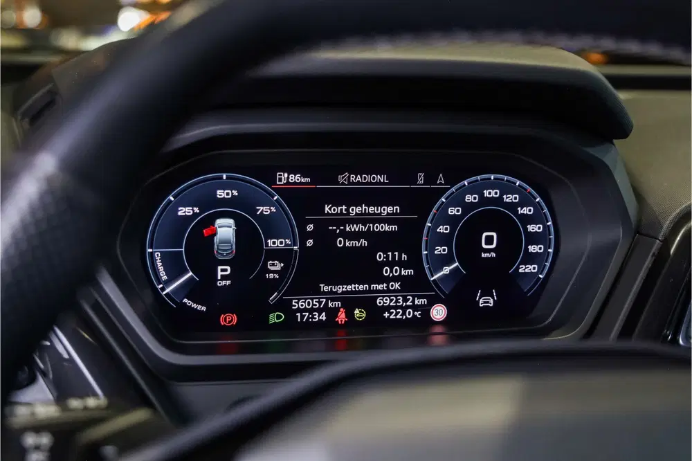 Audi Q4 e-tron 40 Launch Black edition One S Compe uit 2022, foto 10