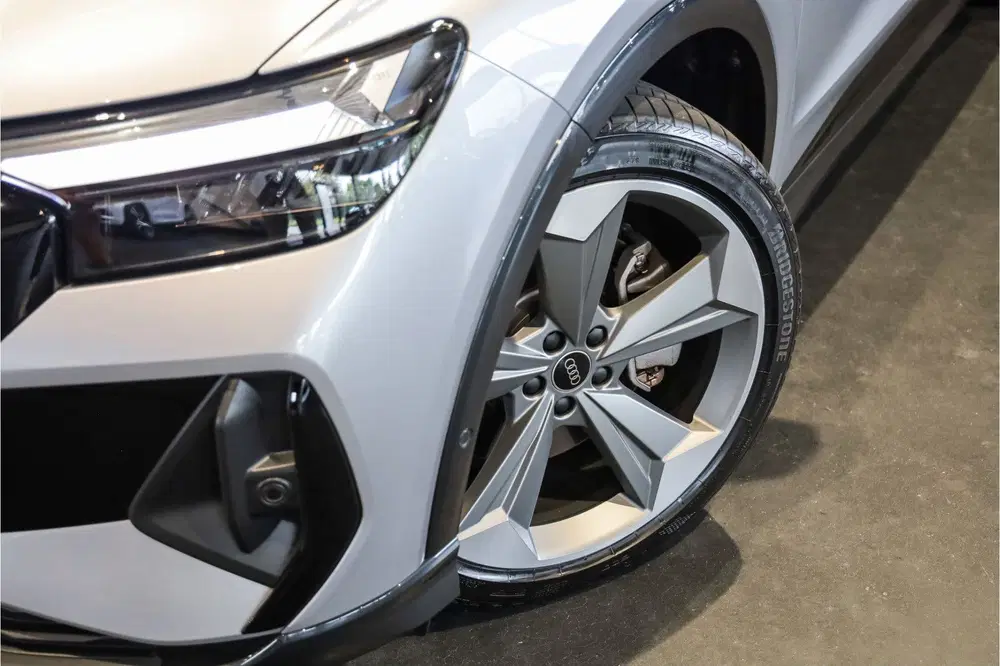Audi Q4 e-tron 40 S Black edition 77 kWh Sportstoe uit 2023, foto 11