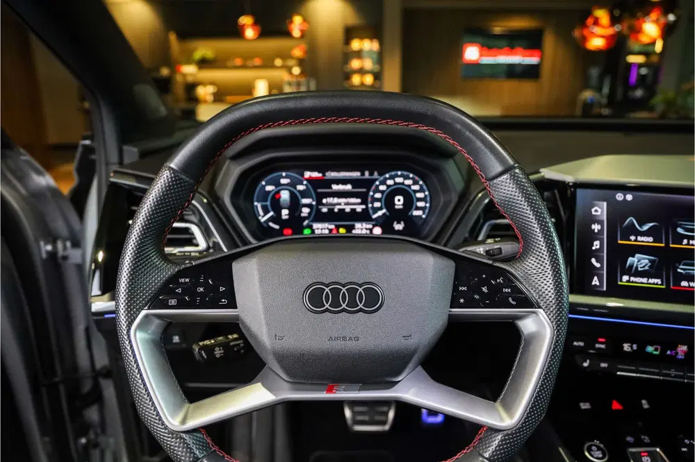 Audi Q4 e-tron 40 S Black edition 77 kWh Sportstoe uit 2023, foto 15