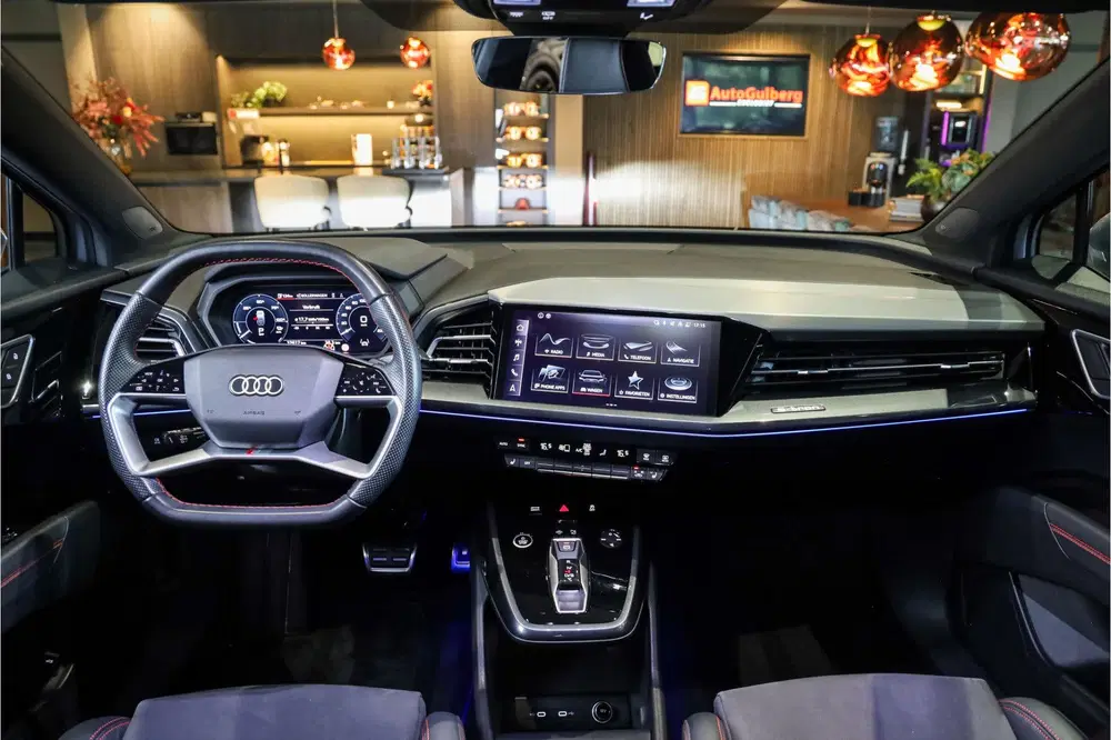 Audi Q4 e-tron 40 S Black edition 77 kWh Sportstoe uit 2023, foto 4