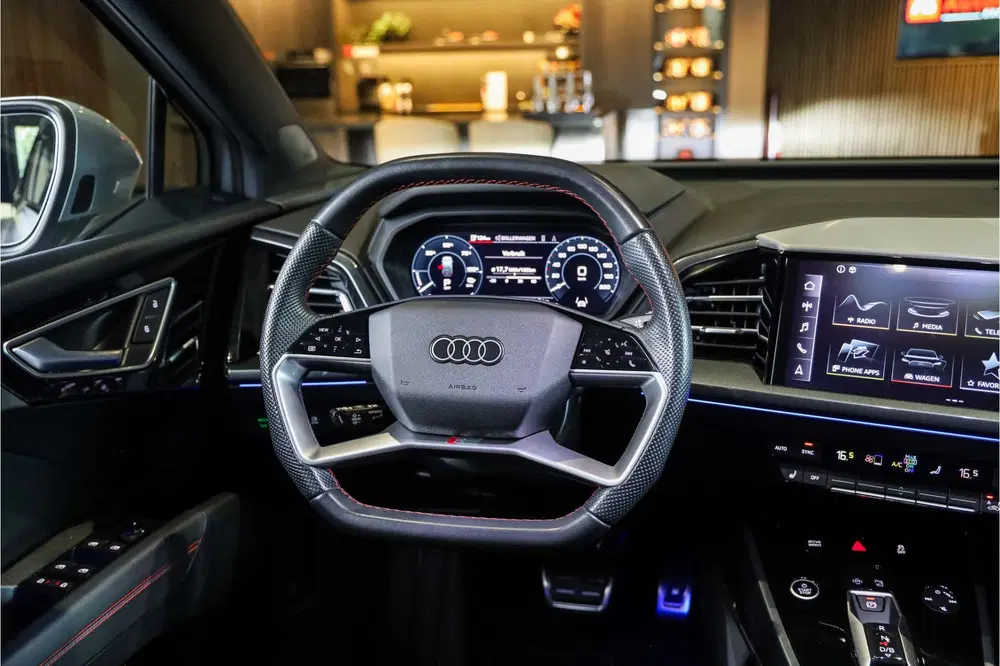 Audi Q4 e-tron 40 S Black edition 77 kWh Sportstoe uit 2023, foto 5