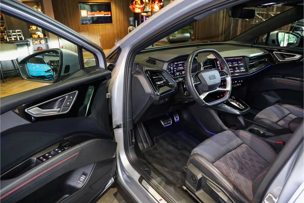 Audi Q4 e-tron 40 S Black edition 77 kWh Sportstoe uit 2023, foto 6