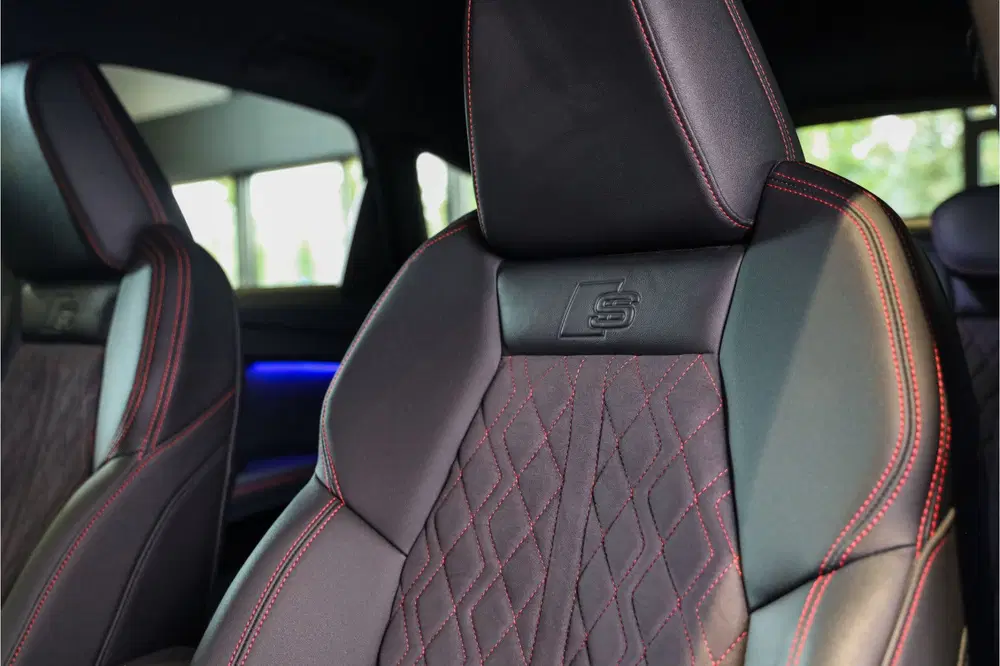 Audi Q4 e-tron 40 S Black edition 77 kWh Sportstoe uit 2023, foto 9