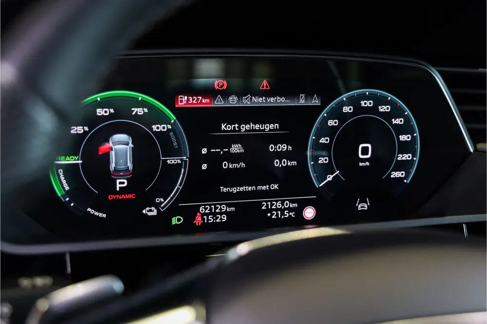 Audi Q8 e-tron 55 quattro S Black Edition Competition 115 uit 2024, foto 10