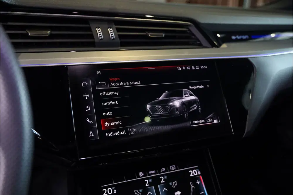 Audi Q8 e-tron 55 quattro S Black Edition Competition 115 uit 2024, foto 13