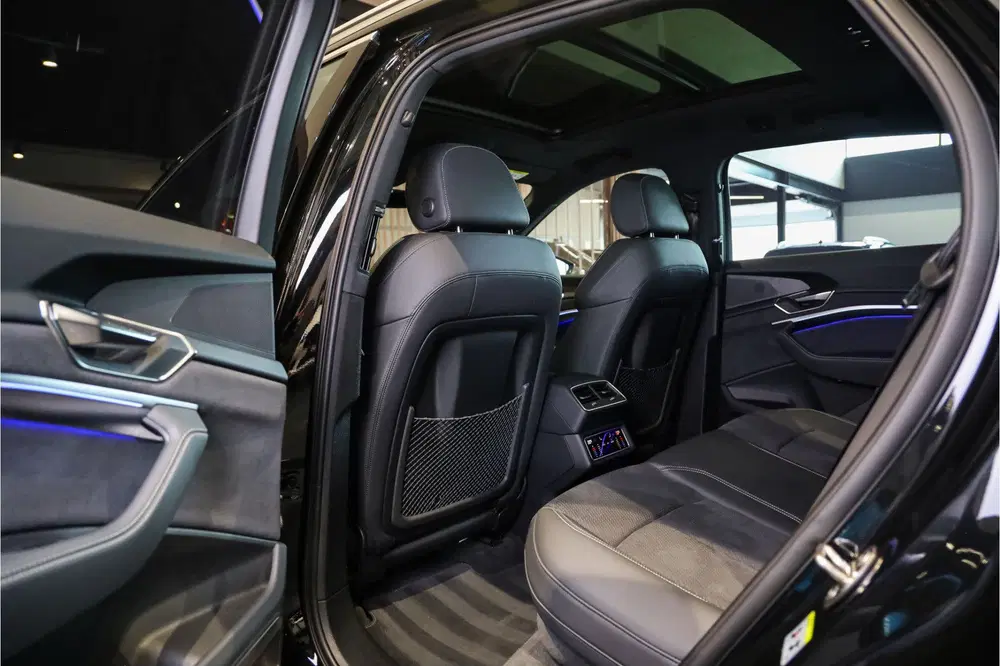 Audi Q8 e-tron 55 quattro S Black Edition Competition 115 uit 2024, foto 9