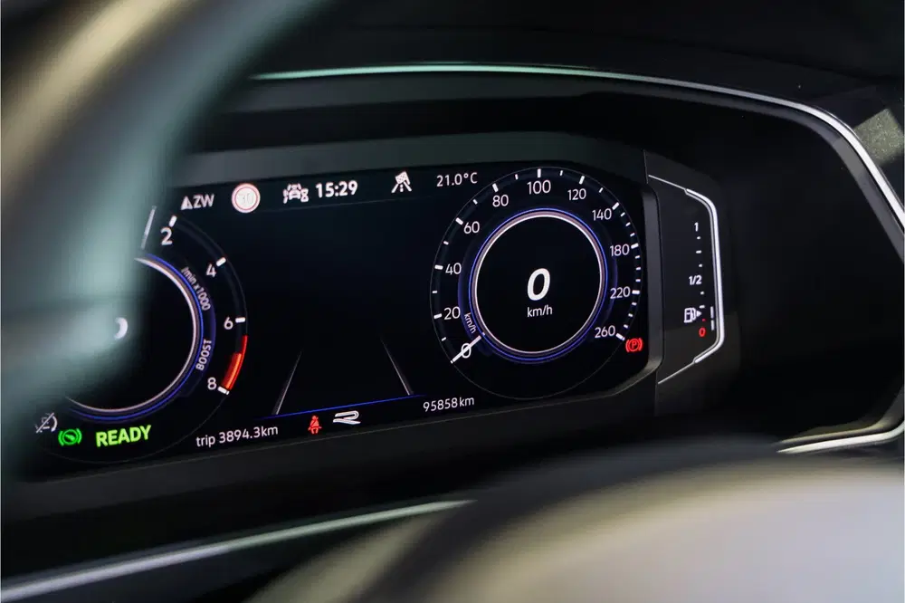 Volkswagen Tiguan 1.4 TSI eHybrid R-Line Business+ Panorama uit 2023, foto 10