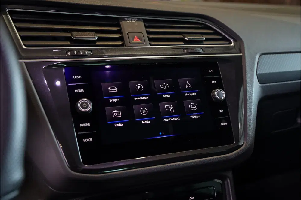 Volkswagen Tiguan 1.4 TSI eHybrid R-Line Business+ Panorama uit 2023, foto 12