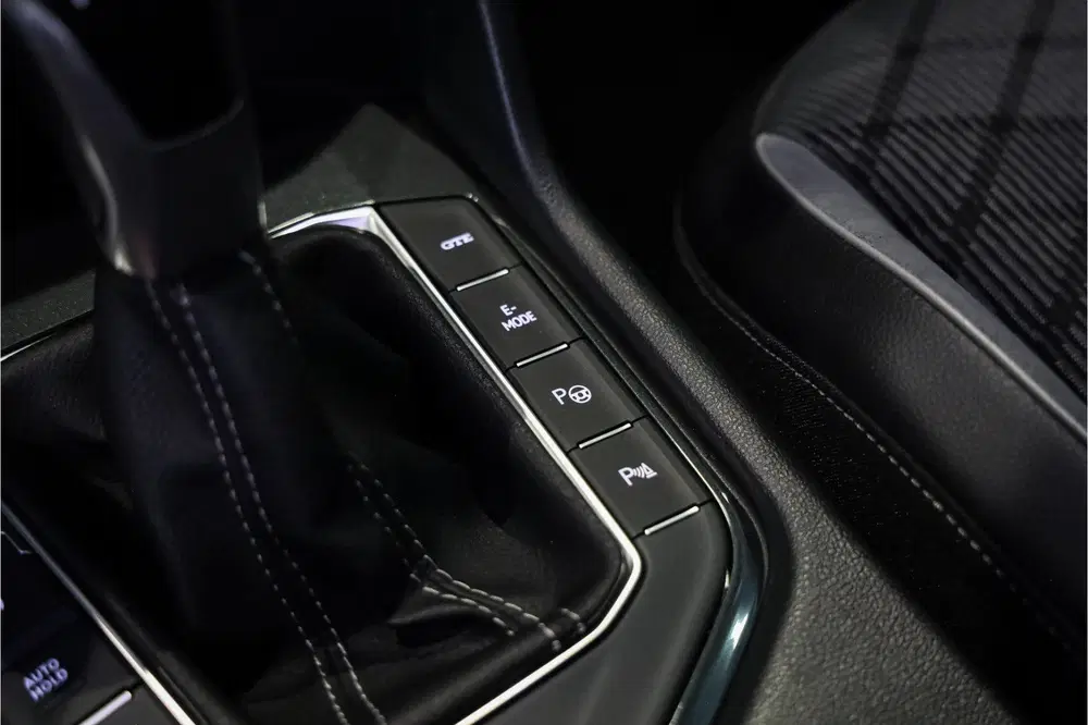 Volkswagen Tiguan 1.4 TSI eHybrid R-Line Business+ Panorama uit 2023, foto 15