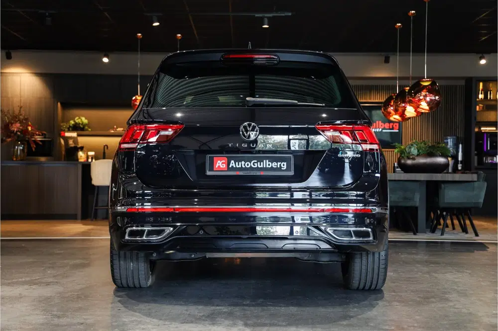 Volkswagen Tiguan 1.4 TSI eHybrid R-Line Business+ Panorama uit 2023, foto 6