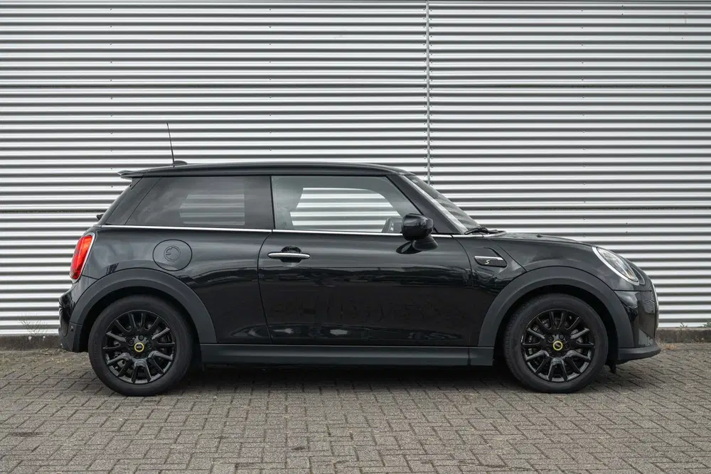 Mini Electric Classic uit 2022, foto 3