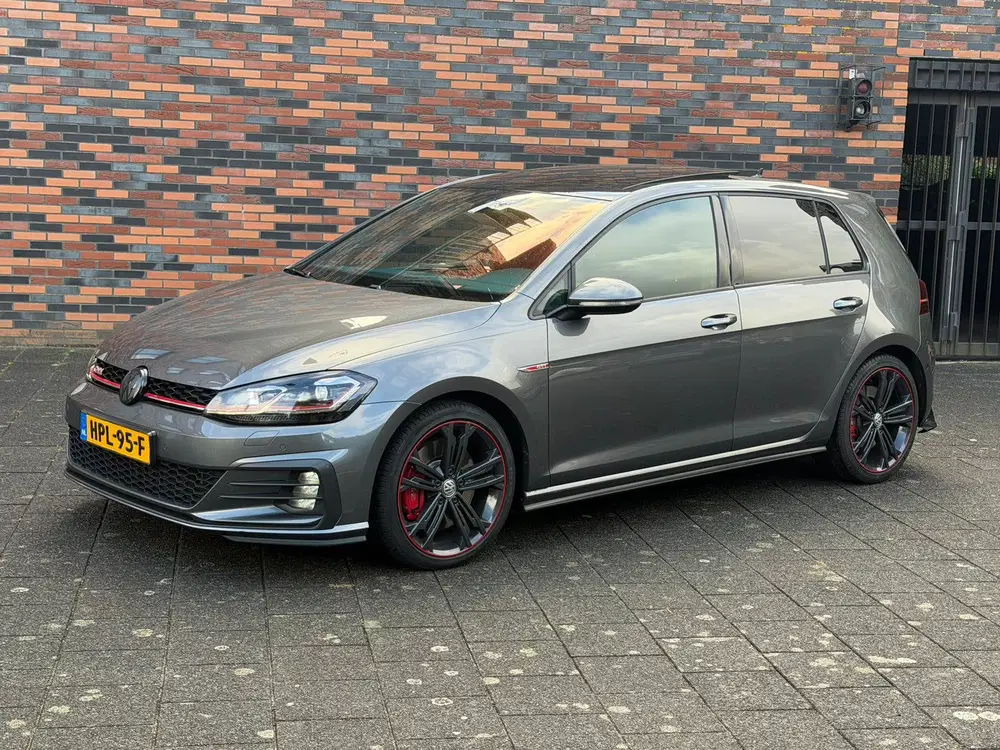 Volkswagen Golf 2.0 TSI Performance Virtual uit 2019