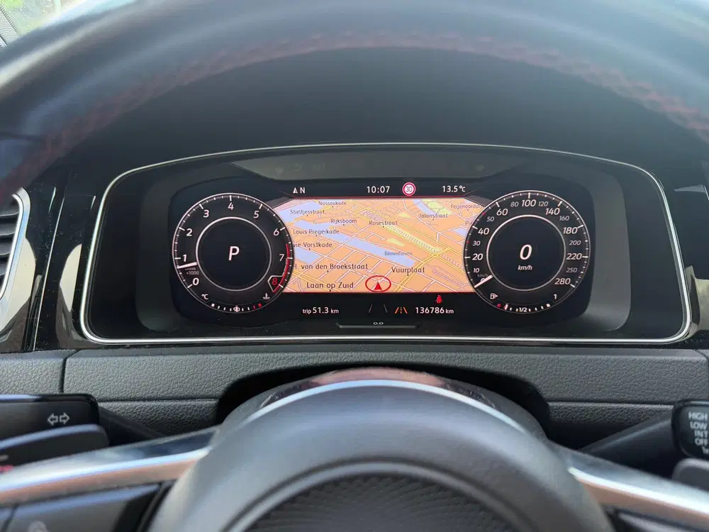 Volkswagen Golf 2.0 TSI Performance Virtual uit 2019, foto 14