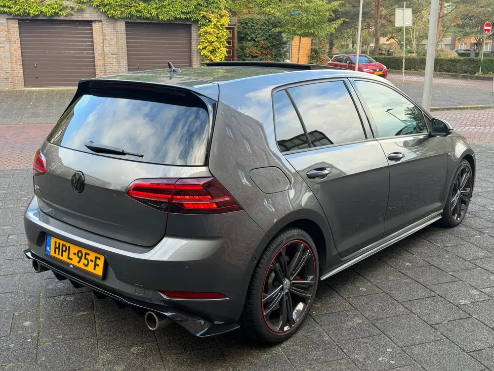 Volkswagen Golf 2.0 TSI Performance Virtual uit 2019, foto 5