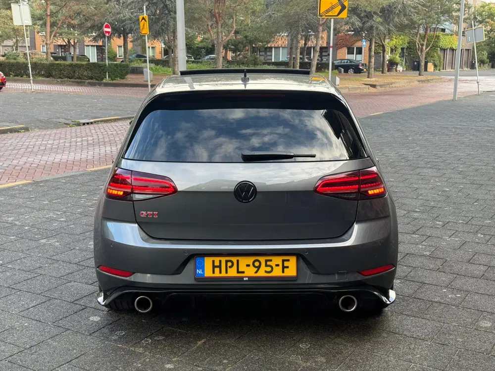 Volkswagen Golf 2.0 TSI Performance Virtual uit 2019, foto 6