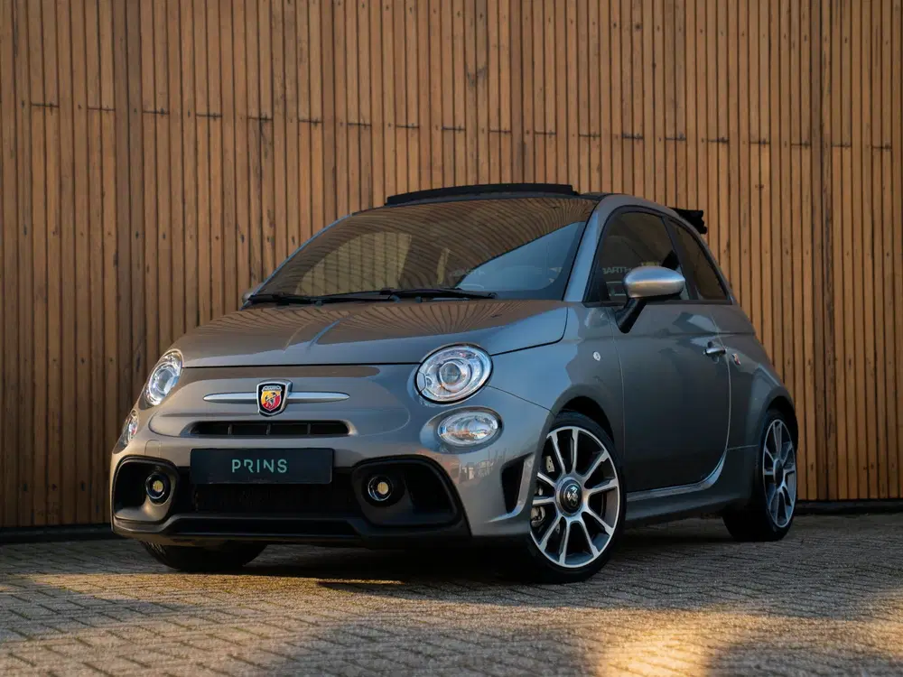 Abarth 595C Turismo uit 2022, foto 14
