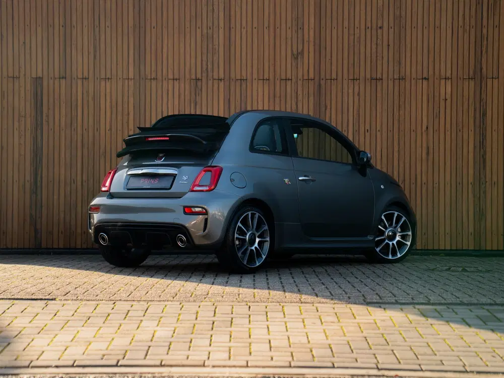 Abarth 595C Turismo uit 2022, foto 4