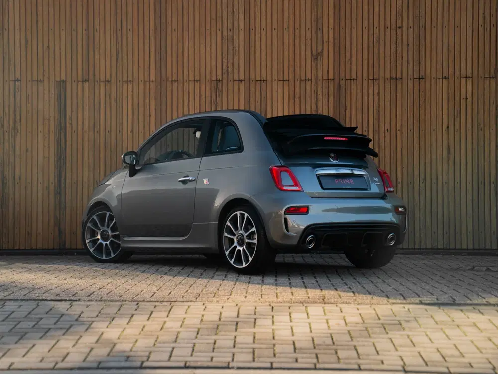 Abarth 595C Turismo uit 2022, foto 6