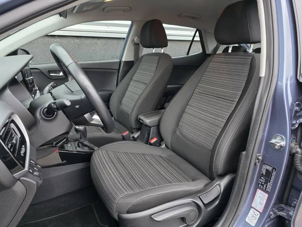 Kia Stonic 1.0 T-GDi MHEV DynamicLine Navigatie uit 2024, foto 12