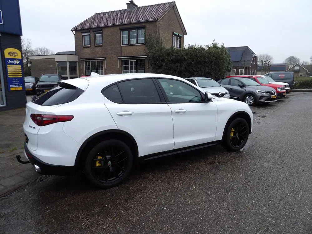 Alfa Romeo Stelvio 2.0 T AWD Super Q4 uit 2020, foto 3