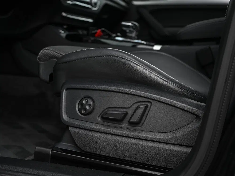 Audi Q5 50 TFSI e S edition uit 2024, foto 4