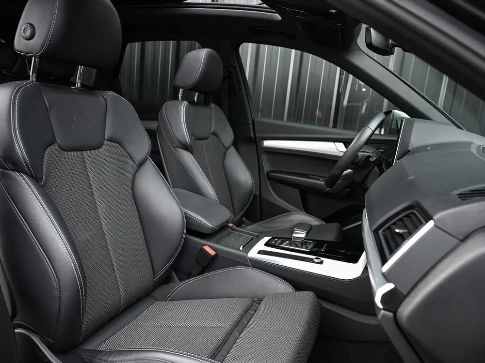 Audi Q5 50 TFSI e S edition uit 2024, foto 9