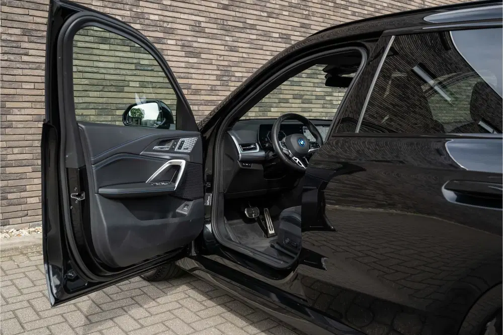 BMW iX1 xDrive30 uit 2023, foto 15
