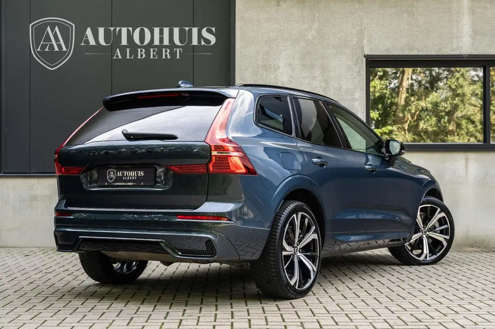 Volvo XC60 T6 Ultimate Dark B&W 360 Pano HUD Trekhaak uit 2023, foto 2