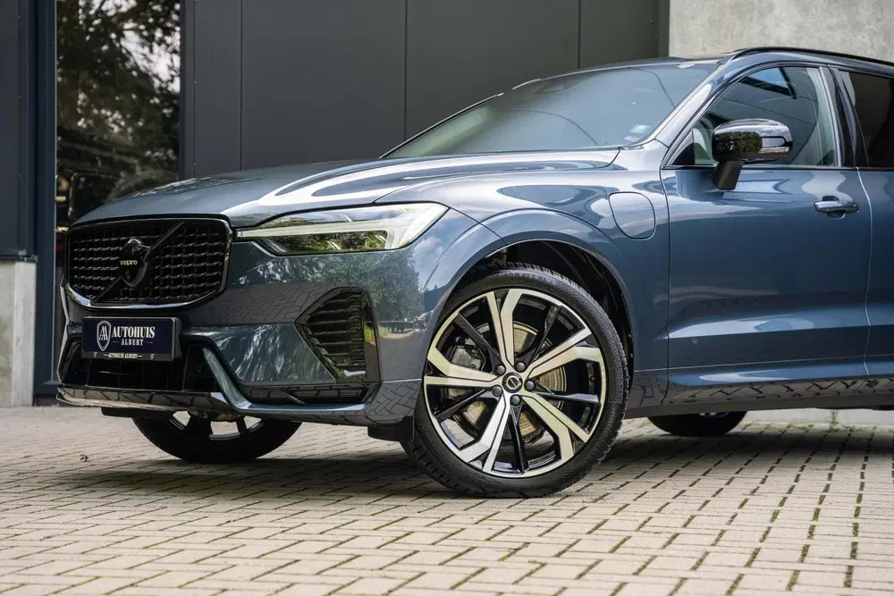 Volvo XC60 T6 Ultimate Dark B&W 360 Pano HUD Trekhaak uit 2023, foto 4