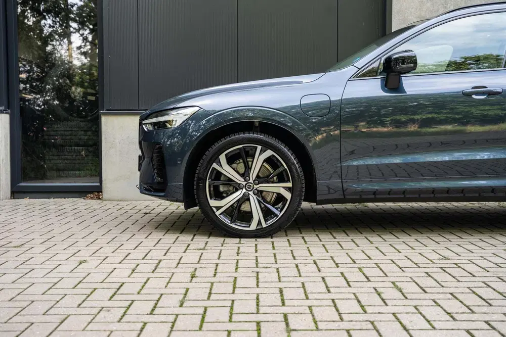 Volvo XC60 T6 Ultimate Dark B&W 360 Pano HUD Trekhaak uit 2023, foto 9