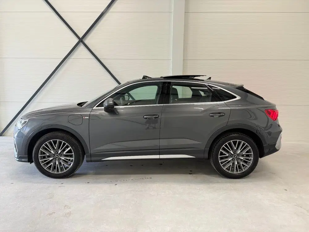 Audi Q3 45 TFSI E S EDITION 245PK S-LINE PANORAMAD uit 2022, foto 3