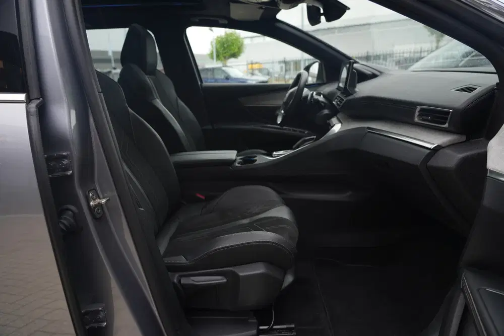 Peugeot 5008 1.2 PureTech GT uit 2021, foto 9