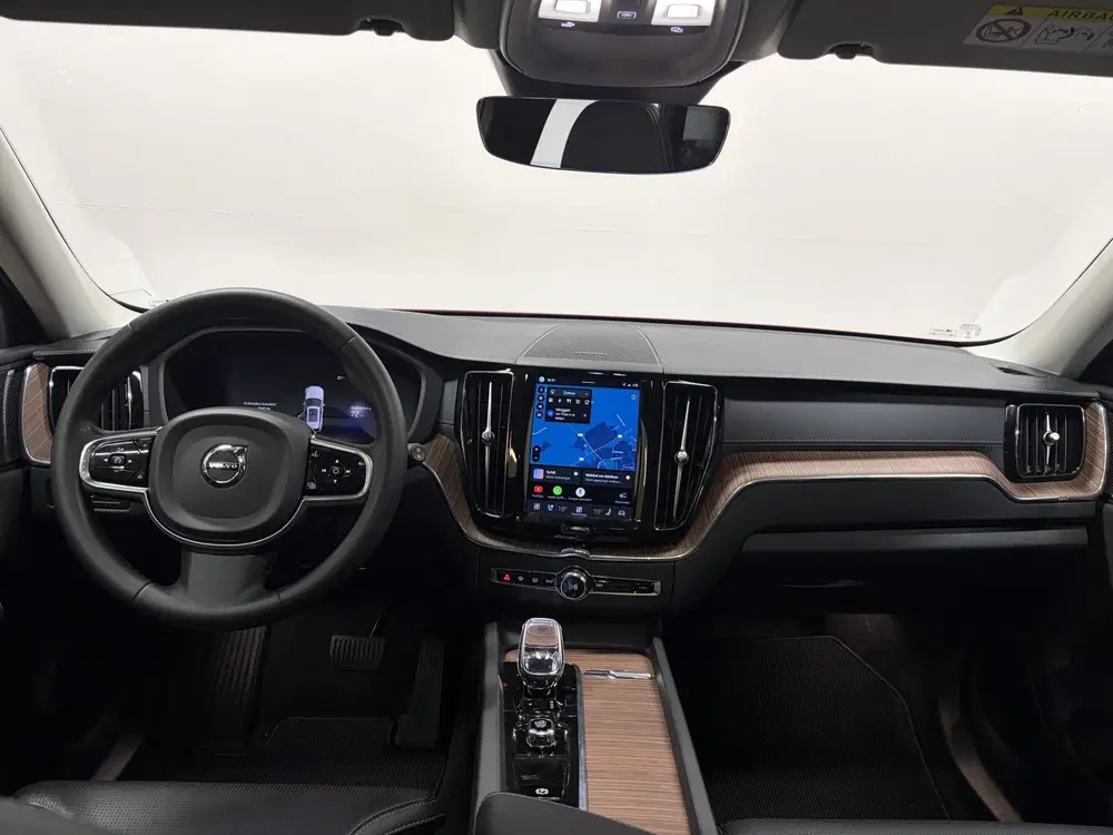 Volvo XC60 2.0 T8 PHEV AWD Ultra Black Edition Trekha uit 2023, foto 2