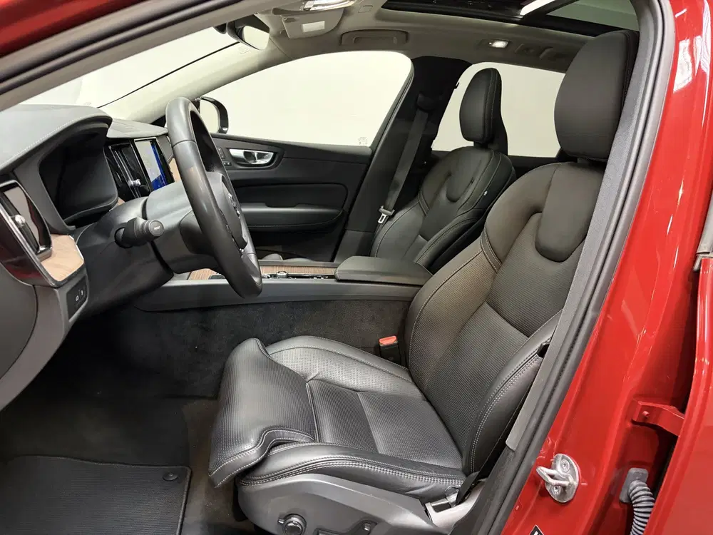 Volvo XC60 2.0 T8 PHEV AWD Ultra Black Edition Trekha uit 2023, foto 4