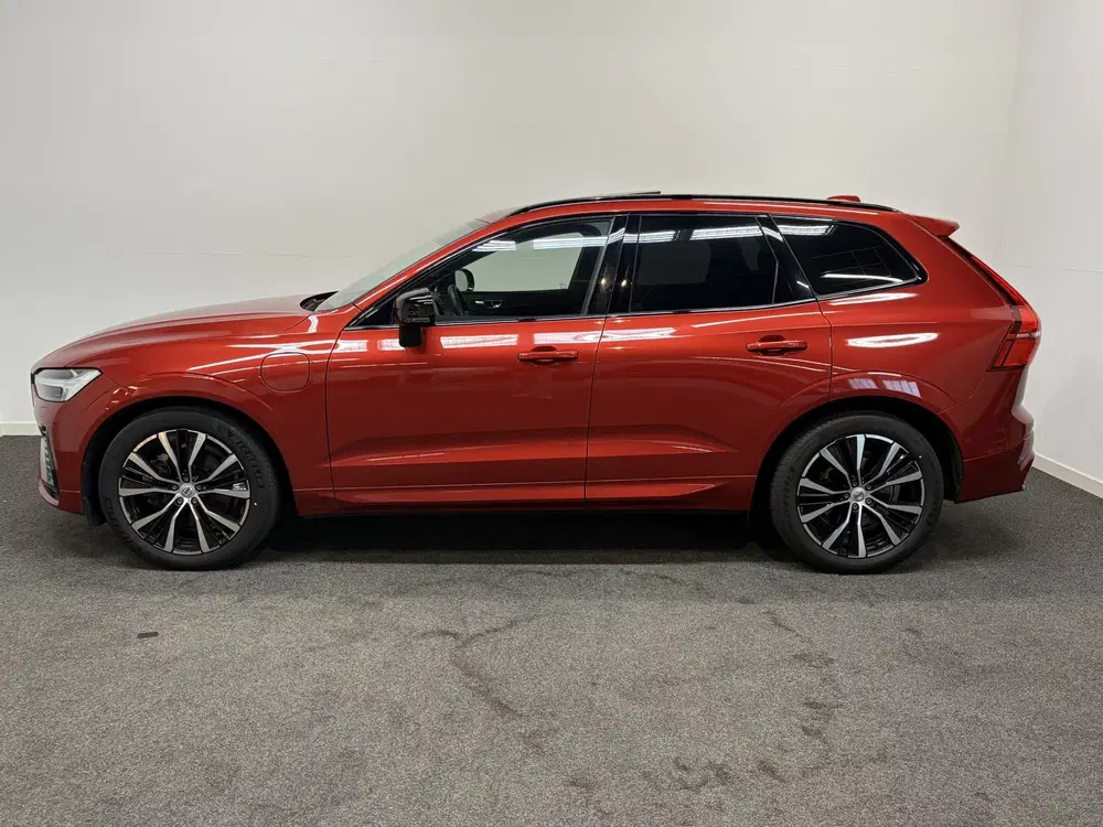 Volvo XC60 2.0 T8 PHEV AWD Ultra Black Edition Trekha uit 2023, foto 6