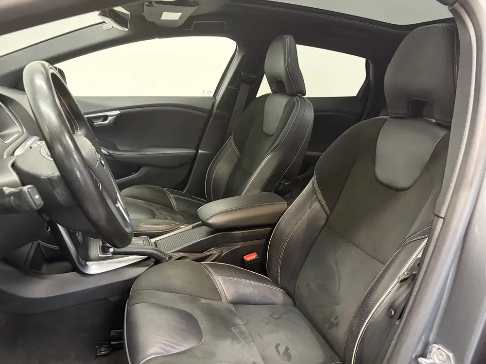 Volvo V40 T3 153pk AUT6 Polar+ Sport Trekhaak 1500kg uit 2019, foto 4