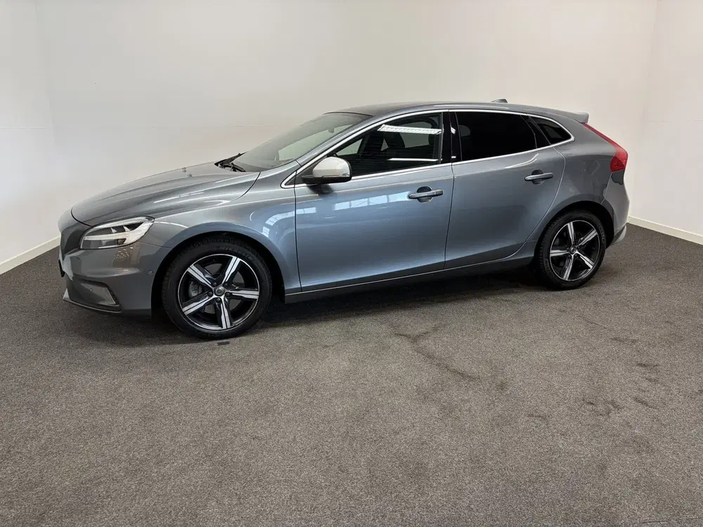 Volvo V40 T3 153pk AUT6 Polar+ Sport Trekhaak 1500kg uit 2019, foto 7