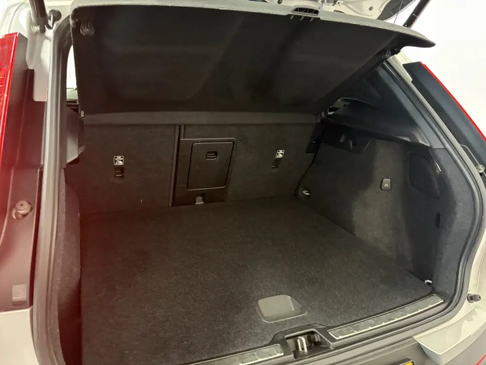 Volvo XC40 1.5 T4 Plug-in hybrid Plus Bright Leer uit 2022, foto 14