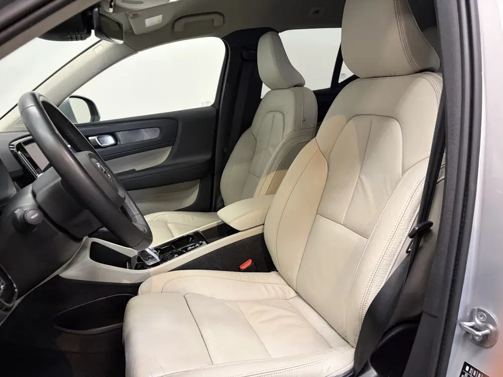 Volvo XC40 1.5 T4 Plug-in hybrid Plus Bright Leer uit 2022, foto 4